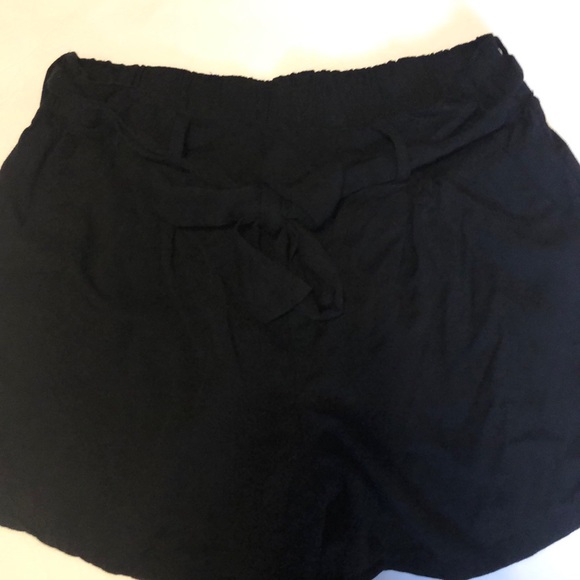 OLD NAVY - Paper bag/Tie waist soft women’s shorts - Picture 2 of 5